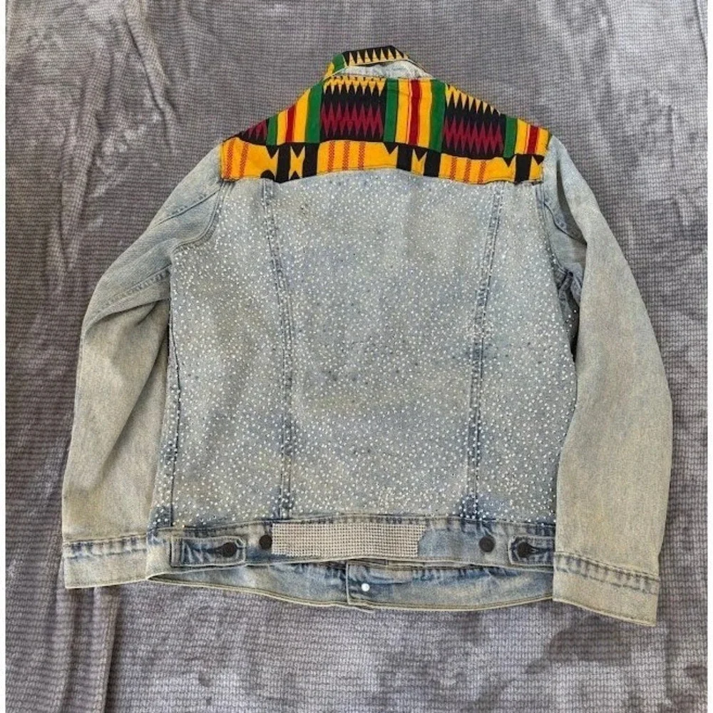 Levi's Custom Rhinestone Studded Denim Trucker Jacket Light Wash Multi Pattern L